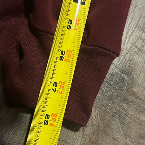 2pc Figs Burgundy jogger w vneck top Scrub Set xS great condition 151 - Picture 4 of 5